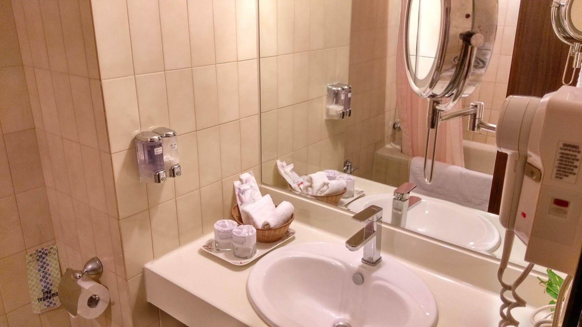 The Premier Hotel Tainan Esterno foto